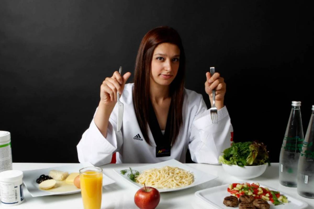  মচলাযুক্ত খাদ্য বেছি খালে গেছ, এচিডিটি, বদহজম আৰু কোষ্ঠকাঠিন্যৰ সমস্যা বাঢ়িব পাৰে। সেয়ে কম মচলা খাওক। সীমিত আহাৰ খাওক।