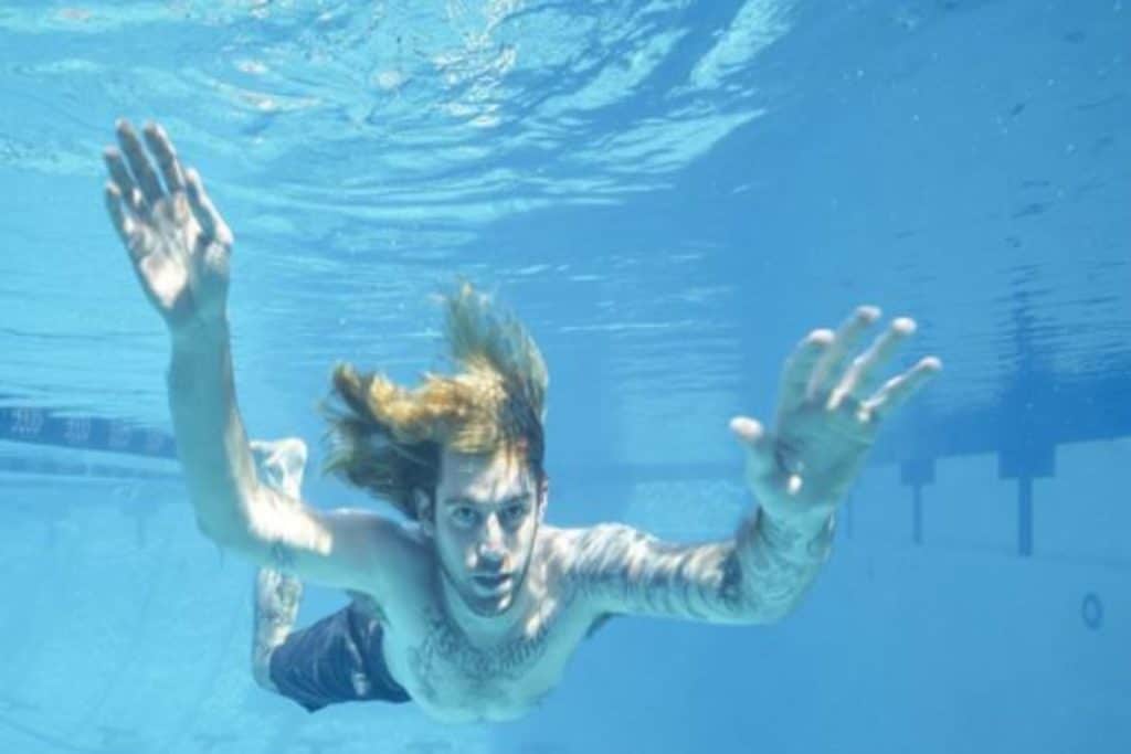  অৱশ্যে, এতিয়ালৈকে এই বিষয়ত বেণ্ডটোৰ পৰা কোনো সঁহাৰি পোৱা নাই। তেওঁ কেতিয়াও কল্পনা কৰা নাছিল যে ৩০ বছৰ পুৰণি কভাৰ ফটোখনে এতিয়া বিতৰ্কৰ সৃষ্টি কৰিব। ঘটনাটো হঠাতে উন্মোচিত হোৱাৰ লগে লগে, নিৰ্বানাৰ প্ৰথম এলবামটো পুনৰ চৰ্চালৈ আহিছে।