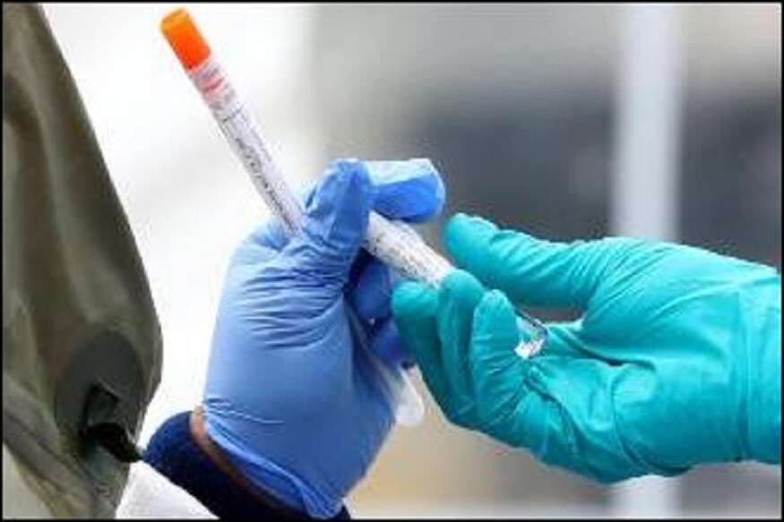  গৱেষকসকলে এটা সঁজুলি বিকশিত কৰিছে যিয়ে ইয়াৰ আনুবংশিক সামগ্ৰীৰ ওপৰত আধাৰিত কৰি Coronaচিনাক্ত কৰে। পৰীক্ষাৰ বাবে সেই ডিভাইচটোত ডিঙি বা নাকৰ পৰা লোৱা নমুনাবোৰ ৰাখিব। এই ডিভাইচটোৱে ক'ৰোনা চিনাক্ত কৰে। এই অনুসন্ধান পেছাদাৰীসকলে কৰে। অনুসন্ধানৰ এই পদ্ধতিটো সেই ঠাইবোৰৰ বাবেও শুদ্ধ হ'ব য'ত সময় অতি কম। যেনে বিমানবন্দৰ। এনে ঠাইত Covidৰ দ্ৰুত স্ক্ৰীণিং হ'ব।