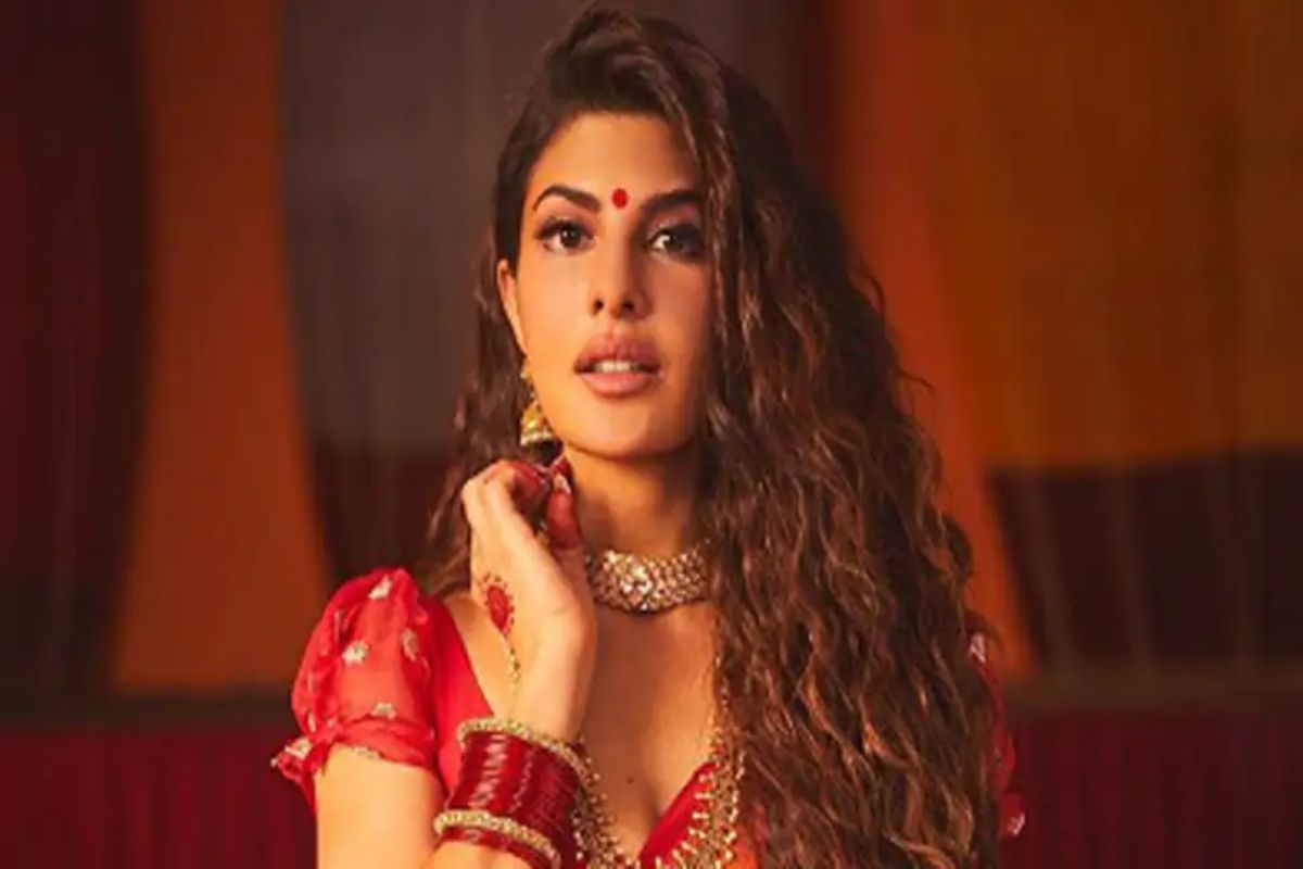  জেকলিনৰ পিতৃ শ্ৰীলংকাৰ আৰু মাতৃ মালয়েছিয়াৰ। জেকলিনৰ পিতৃ এজন সংগীতশিল্পী আৰু মাতৃ এয়াৰ হোষ্টেজ আছিল। জেকলিন ৪ ভাতৃ–ভগ্নীৰ মাজত সৰু। জেকলিনৰ এগৰাকী ডাঙৰ ভগ্নী আৰু দুই ভাতৃ আছে।