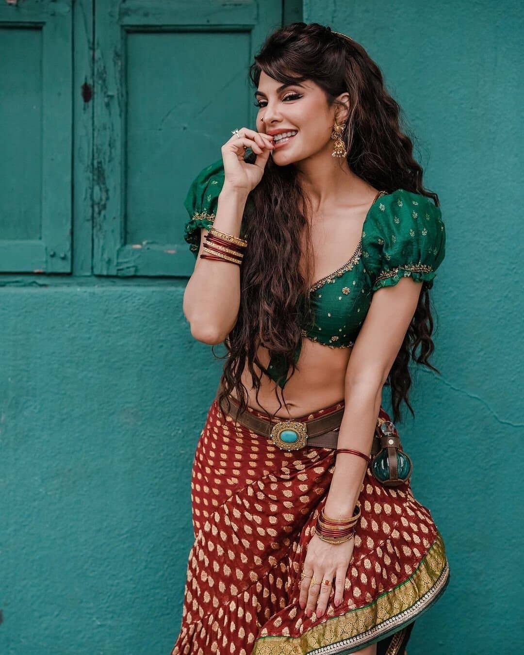  ‘হাউছফুল ২’, ‘ৰেচ ৩’, ‘কিক’ৰ দৰে ছবিত দুৰ্দান্ত অভিনয় কৰিছে জেকলিনে। জেকলিনৰ আগন্তুক ছবি ‘ভূত পুলিচ’। য’ত ছইফ আলী খানক দেখা যাব অৰ্জুন কাপুৰ আৰু য়ামী গৌতমৰ সৈতে।