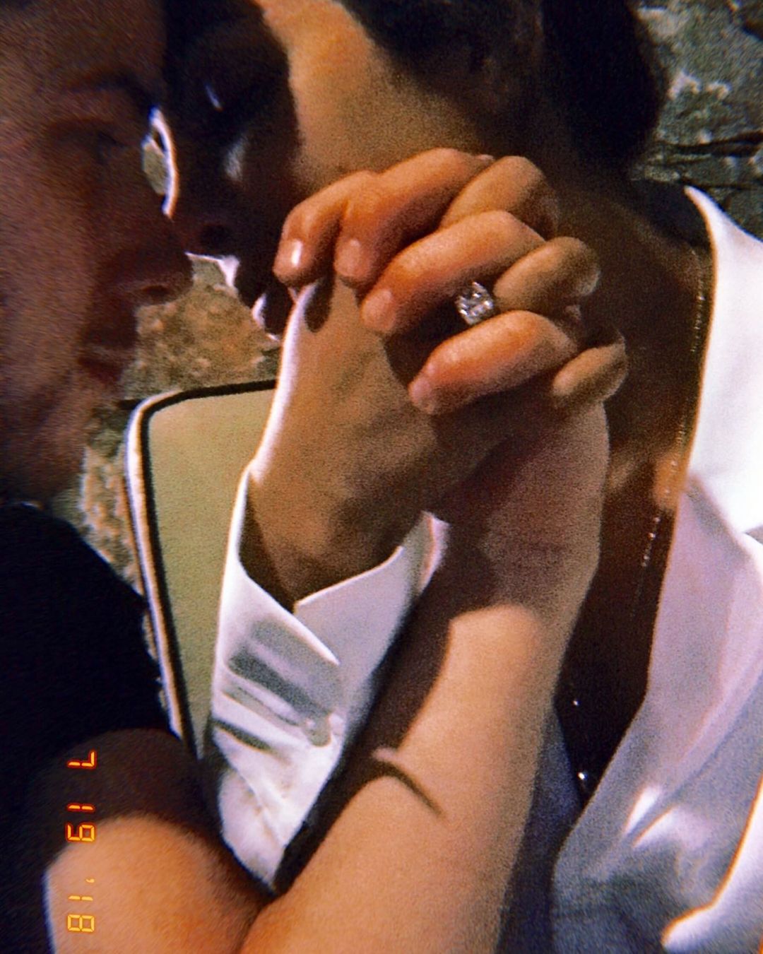  প্ৰিয়ংকা চোপ্ৰা আৰু নিক জোনাছে হাতত হাত থৈ ৰোমাঞ্চ কৰাৰ মুূহূৰ্তত। (Image: Instagram)