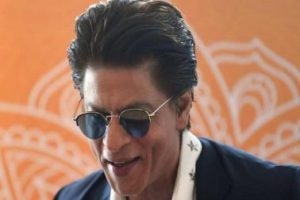  পাঠানৰ শেষ অংশৰ কাম শেষ হোৱাৰ পূৰ্বেই এটলি কুমাৰৰ ছবিৰ কাম আৰম্ভ কৰিব বিচাৰে শ্বাহৰুখে। অৱশ্যে ছবিৰ নাম এতিয়াও জানিব পৰা হোৱা নাই।