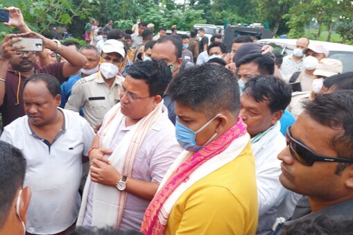 চিৰাং জিলাৰ বিজনীত শেহতীয়া বানত ক্ষতিগ্ৰস্ত মথাউৰিসমূহ পৰিদৰ্শন কৰি মন্ত্ৰী পীযূষ হাজৰিকাই এই মন্তব্য কৰে।