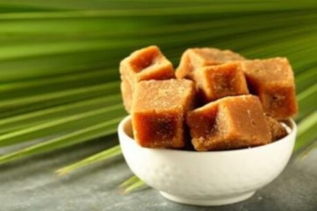 Jaggery-প্ৰতিদিনে গুড় খোৱাৰ অভ্যাস আছে নেকি? নজনাকৈ শৰীৰলৈ মাতি আনিছে এইসমূহ বিপদ! জানি লওক