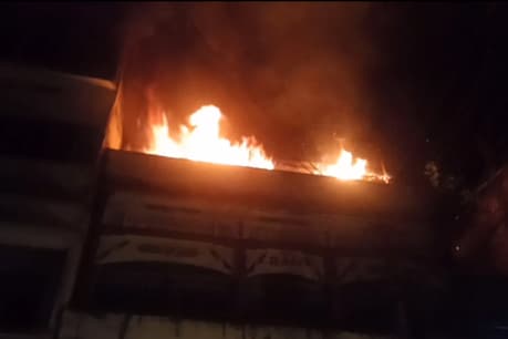 হোজাইত ভয়ংকৰ অগ্নিকাণ্ড, ব্যৱসায়িক প্ৰতিষ্ঠানত সংঘটিত অগ্নিকাণ্ডত কেইবা লক্ষাধিক টকাৰ ক্ষতিসাধন হোজাইত ভয়ংকৰ অগ্নিকাণ্ড, ব্যৱসায়িক প্ৰতিষ্ঠানত সংঘটিত অগ্নিকাণ্ডত কেইবা লক্ষাধিক টকাৰ ক্ষতিসাধন
