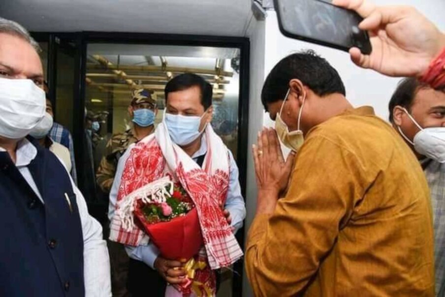  অসমত উপস্থিত হ'ল কেন্দ্ৰীয় মন্ত্ৰী তথা প্ৰাক্তন মুখ্যমন্ত্ৰী সৰ্বানন্দ সোণোৱাল।