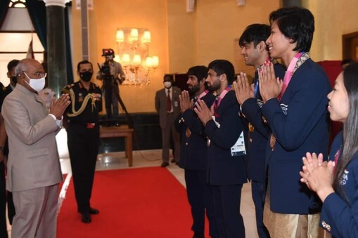 লাভলীনা বৰগোহাঁয়ে বিগত বৰ্ষত ৰাষ্ট্ৰপতি ৰামনাথ কোবিন্দৰ পৰা গ্ৰহণ কৰিছিল দেশৰ ক্ৰীড়াৰ সম্মানীয় অৰ্জুন বঁটা।