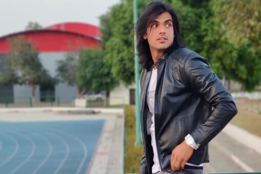 "মই হেডবেণ্ড আৰু টুপী পিন্ধিও চেষ্টা কৰি চাইছিলোঁ, কিন্তু বাৰ বাৰ ই মোৰ চকুলৈ নামি আহিছিল। তেতিয়া মই ভাবিলোঁ যে চুলি পুনৰ দীঘল কৰিব পৰা যাব কিন্তু এতিয়া অলিম্পিকহে বেছি জৰুৰী।"