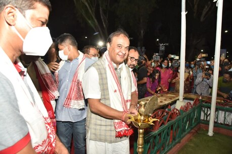 Pray for Lovlina Borgohain : লাভলীনা বৰগোহাঁইৰ বিজয় কামনাৰে মুখ্যমন্ত্ৰীৰ বন্তি প্ৰজ্বলন, কাইলৈ পুৱা এগচিকৈ বন্তি জ্বলাবলৈ অসমবাসীক মুখ্যমন্ত্ৰীৰ আহ্বান। Pray for Lovlina Borgohain : লাভলীনা বৰগোহাঁইৰ বিজয় কামনাৰে মুখ্যমন্ত্ৰীৰ বন্তি প্ৰজ্বলন, কাইলৈ পুৱা এগচিকৈ বন্তি জ্বলাবলৈ অসমবাসীক মুখ্যমন্ত্ৰীৰ আহ্বান।