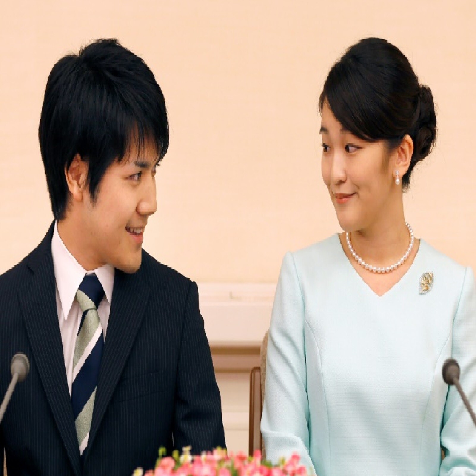  <br /> Princess Mako of Akishino জাপানৰ ৰাজকুমাৰী মাকো  ৰাজবংশৰ বাহিৰৰ এজন সাধাৰণ নাগৰিকৰ সৈতে বিবাহপাশত আৱদ্ধ হ'ব। মাকোৱে তেওঁৰ প্ৰেমিকৰ বাবে ৭ বাৰ বিবাহ ভাঙিছে। তেওঁ ৰাজপৰিয়ালৰ পৰা প্ৰায় ৯.১০ কোটি টকা  লাভ কৰিছিল। মাকোৱে এই ধন ল'বলৈ অস্বীকাৰ কৰিছে।