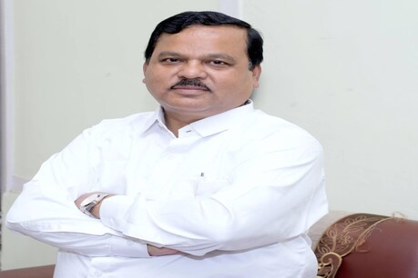কংগ্ৰেছ দলত পুনৰ মোক্ষম আঘাত! দলত্যাগ কৰিলে প্ৰাক্তন বিধায়ক ডাঃ দুৰ্লভ চমুৱাই কংগ্ৰেছ দলত পুনৰ মোক্ষম আঘাত! দলত্যাগ কৰিলে প্ৰাক্তন বিধায়ক ডাঃ দুৰ্লভ চমুৱাই