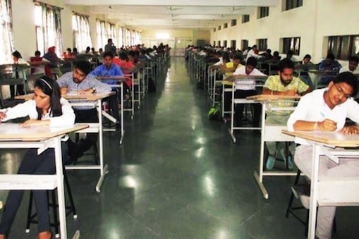 APSC CCE Prelims Exam: অসম লোকসেৱা আয়োগৰ অধীনত যোৰহাটটো ১২ ছেপ্তেম্বৰত ২৭ টা কেন্দ্ৰত অনুষ্ঠিত হ'ব সংযুক্ত প্ৰতিযোগিতামূলক ( প্ৰাৰম্ভিক) পৰীক্ষা- ২০২০ (APSC CCE Prelims Exam) । এই পৰীক্ষা সুকলমে অনুষ্ঠিত কৰিবলৈ ইতিমধ্যে সাজু হৈছে যোৰহাট জিলা প্ৰশাসন । 