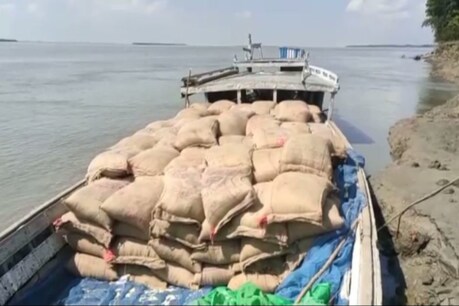 জলপথেৰে গোৱালপাৰা হৈ ক'লৈ নি আছিল ৪০০ বস্তা চাউল? তদন্তৰ বাবে বৰপেটাত অৰ্থনৈতিক অপৰাধ অনুসন্ধান সংস্থাৰ দল জলপথেৰে গোৱালপাৰা হৈ ক'লৈ নি আছিল ৪০০ বস্তা চাউল? তদন্তৰ বাবে বৰপেটাত অৰ্থনৈতিক অপৰাধ অনুসন্ধান সংস্থাৰ দল