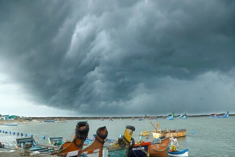 Cyclone Gulab : আহি আছে ঘূৰ্ণি বতাহ 'গুলাব', অন্ধ্ৰপ্ৰদেশ–উৰিষ্যাক ক্ষতি কৰাৰ আশংকা, সতৰ্কতা জাৰি Cyclone Gulab : আহি আছে ঘূৰ্ণি বতাহ 'গুলাব', অন্ধ্ৰপ্ৰদেশ–উৰিষ্যাক ক্ষতি কৰাৰ আশংকা, সতৰ্কতা জাৰি