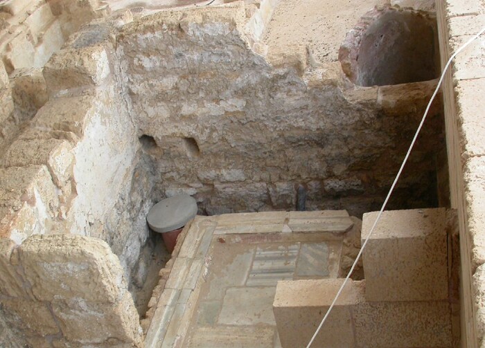 TOILET 5