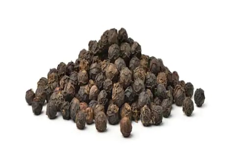Black Pepper: আপোনাৰ পাকঘৰত থকা জালুকখিনি ভেজাল নেকি ? এক মিনিটত অনায়াসে এনেকৈ পৰীক্ষা কৰক ... Black Pepper: আপোনাৰ পাকঘৰত থকা জালুকখিনি ভেজাল নেকি ? এক মিনিটত অনায়াসে এনেকৈ পৰীক্ষা কৰক ...