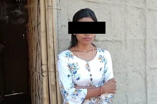 শিৱসাগৰ জিলাৰ টেঙাপুখুৰীৰ চোলাধৰা গাঁৱৰ এগৰাকী ১৯বছৰীয়া যুৱতী, জন্মৰ তিনিবছৰ বয়সৰে পৰা দৃষ্টি শক্তি হেৰুৱাই পেলাইছিল। এই যুৱতী গৰাকীৰ নাম দৃষ্টি ফুকন, তেওঁৰ মনত আছে দুৰ্বাৰ হেঁপাহ, পৃথিৱীখন চোৱা আৰু পঢ়াৰ হেঁপাহ দৃষ্টিৰ। 