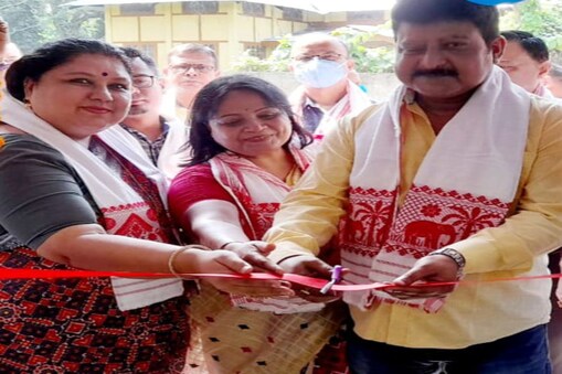 'সতেজ' বিপণীখনৰ জৰিয়তে সতেজ, স্বাস্থ্যসন্মত মাংস আৰু দুগ্ধজাত সামগ্ৰীৰ লগতে থলুৱাভাৱে প্ৰস্তুত কৰা বিভিন্ন ধৰণৰ খাদ্য সামগ্ৰী উপলব্ধ হ'ব।
