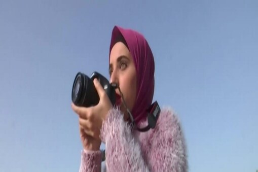 Egyptian blind photographer: কিন্তু অন্ধ মানুহৰ বাবে ফটোগ্ৰাফী কদাচিত সম্ভৱ নহয় বোলা কথাটোকে তেওঁ সম্ভৱ কৰি তুলিছে।