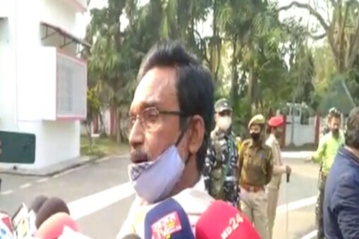 অতিৰিক্ত মুখ্য সচিব পৱন বৰঠাকুৰৰ নেতৃত্বত অহা তদন্তকাৰী দলটোৱে সমগ্ৰ ঘটনাৰ বিষয়ে কীৰ্তিকমলৰ পৰিয়ালৰ পৰা বুজ লয়।