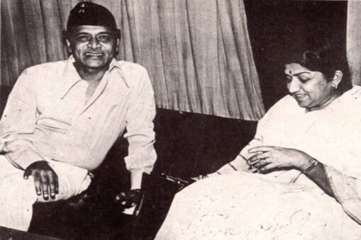 ভাৰতীয় সংগীত জগতত অপূৰণীয় ক্ষতি। কোকিলকণ্ঠী গায়িকা লতা মংগেশকাৰ আৰু নাই। ৯২ বছৰ বয়সত শেষ নিশ্বাস ত্যাগ কৰে লতা মংগেশকাৰে। 