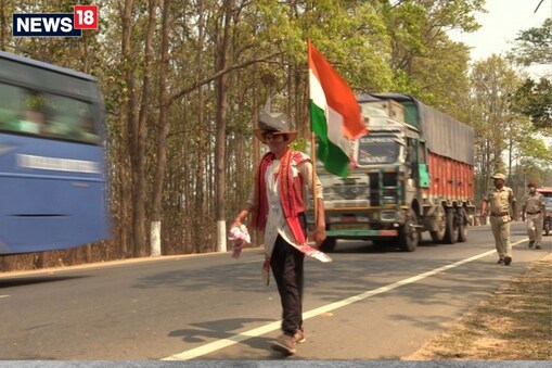 Travels All Over Assam On Foot: ইতিমধ্যে অসমৰ ২৯ খন জিলাত পদযাত্ৰা কৰি গোৱালপাৰা জিলাৰ দুধনৈত ভৰি দিছে কলিতাই ৷ 