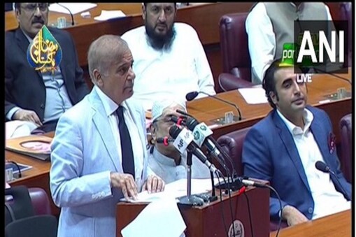 Shahbaz Sharif: শ্বাহবাজ শ্বৰীফে প্ৰধানমন্ত্ৰী নৰেন্দ্ৰ মোদী (Narendra Modi)ক কাশ্মীৰ সমস্যা সমাধান কৰি ভাৰত-পাকিস্তানৰ নতুন প্ৰজন্মক নিয়োগ আৰু সুখ-সমৃদ্ধিৰ জীৱন প্ৰদানৰ বাবে আগবাঢ়ি আহিবলৈ আহ্বান জনায়।