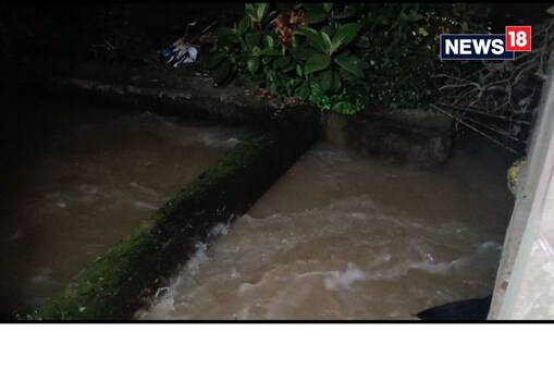 শেহতীয়াভাৱে কলং নৈৰ পানীয়ে উফন্দাই পেলোৱা মৰিকলং বিলৰ পৰা তীব্ৰ বেগত পানী বাগৰি জলমগ্ন কৰিছে নগাঁও চহৰৰ মৰিকলং, কচুলুখোৱা, আজাদ নগৰ আদি অঞ্চল।