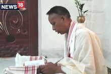 ধৰ্ম তেওঁৰ ইছলাম, কিন্তু ভাদ মাহ উপলক্ষে পাঠ কৰিলে কীৰ্তন