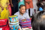 পলাশবাৰীত আদৰ্শ অংগনবাড়ী কেন্দ্ৰ উদ্ধোধন কৰি শিশুৰ সৈতে উমলিলে মুখ্যমন্ত্ৰী