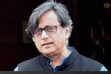 কংগ্ৰেছৰ সভাপতি পদৰ বাবে ৩০ ছেপ্টেম্বৰত মনোনয়ন দাখিল কৰিব শশী থাৰুৰে