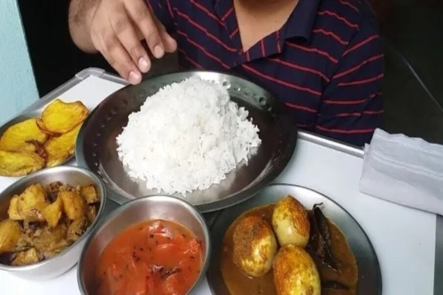  খাই–লৈ উঠাৰ পিছত স্নান! বহুতৰে আছে এই অভিজ্ঞতা। শীতকাল বা পুৱাৰে পৰা বৰষুণ দি থাকিলে শৰীৰ, মনত ক্লান্তি বিৰাজ কৰে। মনত ভাৱ হয়, প্ৰথমে খাই লোৱা যাওক, তাৰ পিছত স্নান।