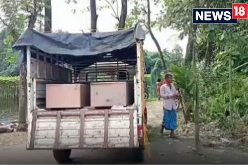  দুবৃৰ্ত্তৰ দলে ঘৰৰ ভিতৰত প্ৰৱেশ কৰি মাৰপিট কৰা বুলি জানিবলৈ দিছিল দম্পতীটোৱে