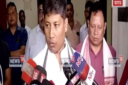
৩০বছৰলৈ অসমত বিজেপিৰ চৰকাৰ থাকিব বুলি মন্তব্য কৰে মন্ত্ৰী পীযুষ হাজৰিকাই।