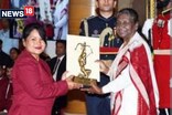 নয়নমণি শইকীয়াই ৰাষ্ট্ৰপতি দ্ৰৌপদী মুৰ্মুৰ পৰা গ্ৰহণ কৰিলে অৰ্জুন বঁটা