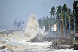 তাণ্ডৱ চলাবলৈ আহি আছে ঘূৰ্ণীবতাহ ‘মেণ্ডুছ’, ৰেড এলাৰ্ট জাৰি