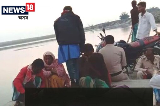 বিয়া খাবলৈ টুলুঙা নাৱেৰে আন এখন চাপৰিত গৈ থকা অৱস্থাতে সংঘটিত হয় এই ভয়ংকৰ নাও দুৰ্ঘটনা৷