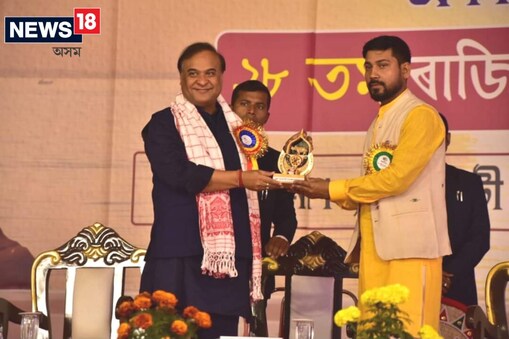 মুখ্যমন্ত্ৰীয়ে কয়- লাচিতৰ পৰিৱৰ্তে বাঘ হাজৰিকাক স্থান দিব বিচাৰে বামপন্থীয়ে, বিৰোধীয়ে৷ কিন্তু ইয়াত বাঘ হাজৰিকাৰ কোনো অস্তিত্বই নাছিল