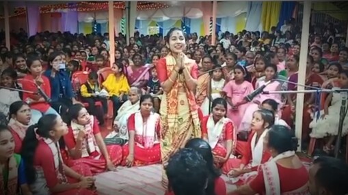 প্ৰতিকূল বতৰকো নেওচি হেজাৰ হেজাৰ দৰ্শকে উপভোগ কৰিলে কৰিশ্মাৰ নাগাৰা নাম