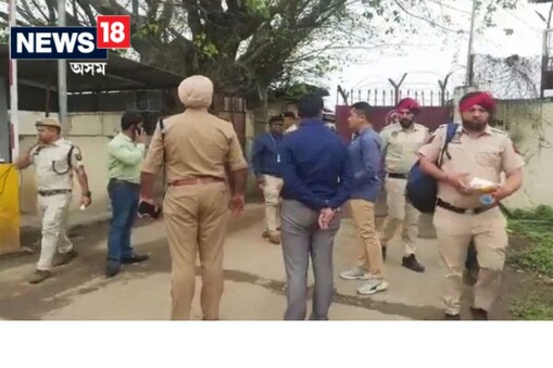 ডিব্ৰুগড়লৈ স্থানান্তৰ পঞ্জাৱৰ ৪ খালিস্তানী উগ্ৰপন্থীক, পঞ্জাৱ আৰক্ষীয়ে বিশেষ বিমানেৰে ডিব্ৰুগড়লৈ লৈ আহে উগ্ৰপন্থীকেইজনক