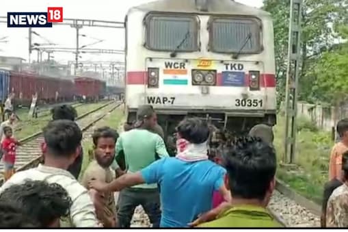 ৰে'লগেটত ভালেমান সময় আবদ্ধ হৈ পৰে শ শ বাহন।