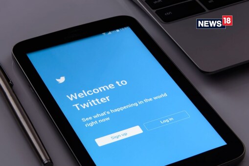 Twitter Down: বিশ্বজুৰি লাখ লাখ লোকে ব্যৱহাৰ কৰা ছ'চিয়েল মিডিয়া প্লেটফৰ্ম টুইটাৰ বুধবাৰে ডাউন হৈ গৈছিল। ইয়াৰ বাবে, মাইক্ৰ'ব্লগিং ছাইট টুইটাৰৰ হাজাৰ হাজাৰ ব্যৱহাৰকাৰীয়ে তেওঁলোকৰ একাউণ্টত প্ৰৱেশ কৰিবলৈ বা টুইট পোষ্ট কৰিবলৈ সক্ষম হোৱা নাছিল।