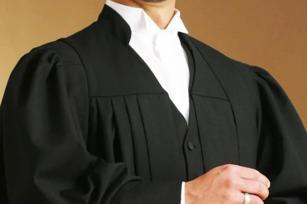 Why do indian doctors wear white lawyers wear black coat know the