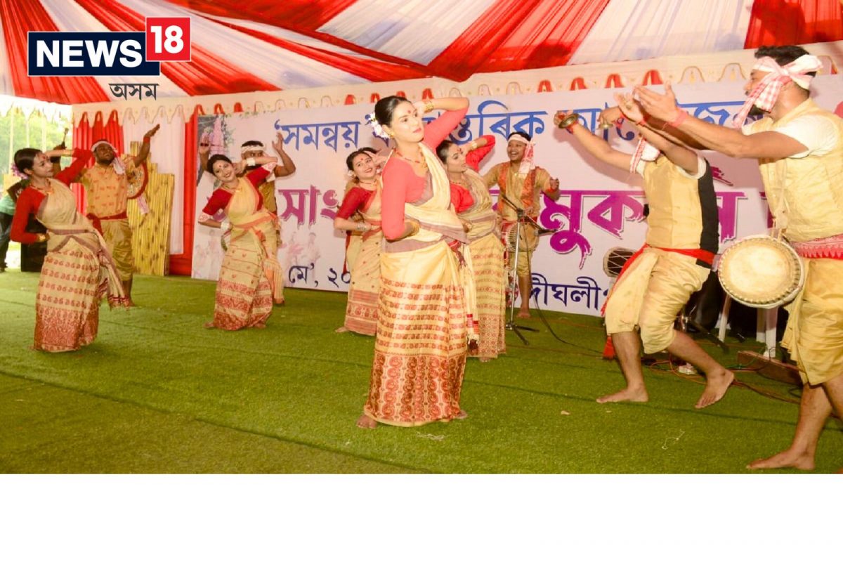 দীঘলী পুখুৰী পাৰত অনুষ্ঠিত হৈছে সাংবাদিকৰ মুকলি বিহু
