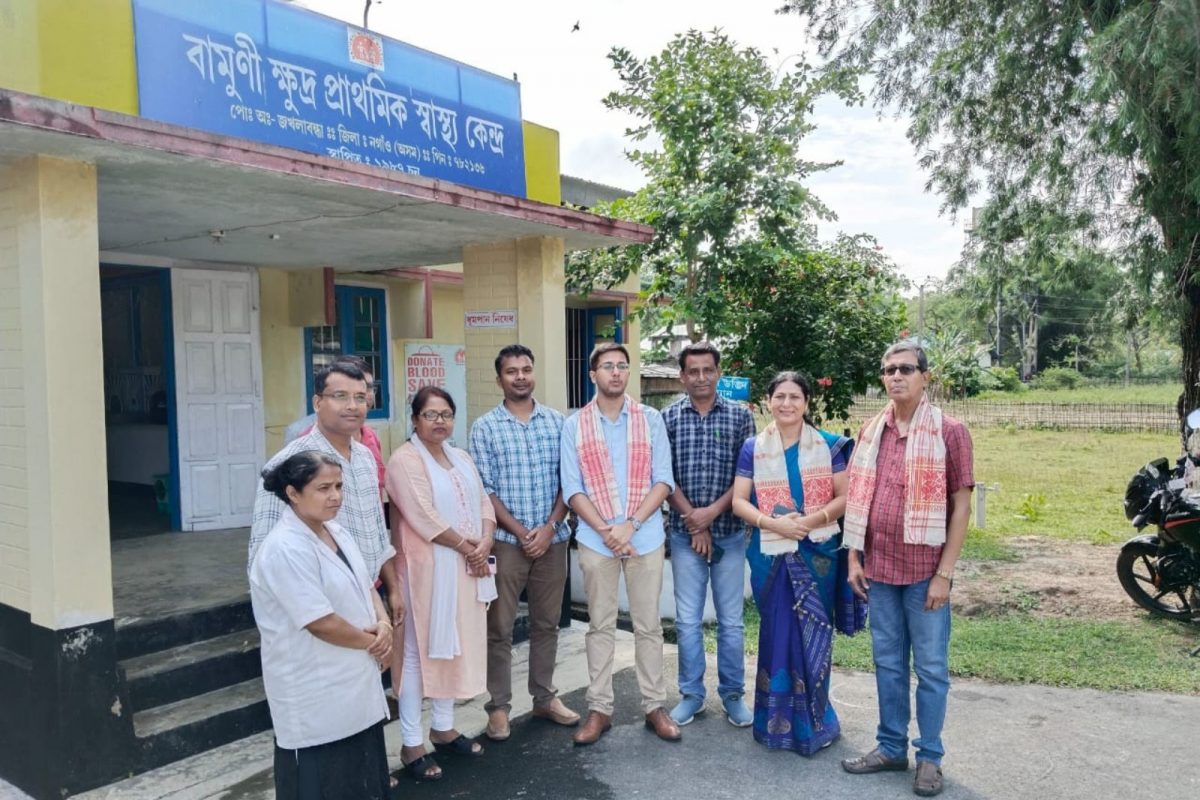 পূৰ্বৰ কৰ্মস্থলীত হঠাৎ উপষ্ঠিত UPSCত পঞ্চম স্থান দখল কৰা ময়ূৰ হাজৰিকা ...
