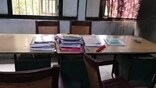 এটা চৰকাৰী কাৰ্যালয় য'ত নাথাকে বিষয়া-কৰ্মচাৰী