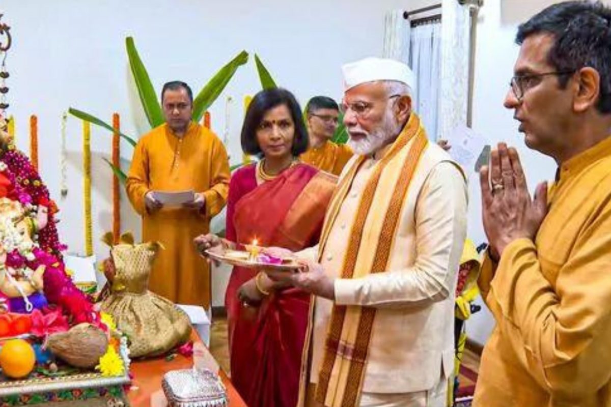 ‘जो लोग भारत को बांटना चाहते हैं वे गणपति पूजा स्वीकार नहीं कर सकते’, चीफ जस्टिस के आवास पर विवाद पर पीएम मोदी ने दिया जवाब- News18 English ‘जो लोग भारत को बांटना चाहते हैं वे गणपति पूजा स्वीकार नहीं कर सकते’, चीफ जस्टिस के आवास पर विवाद पर पीएम मोदी ने दिया जवाब- News18 English