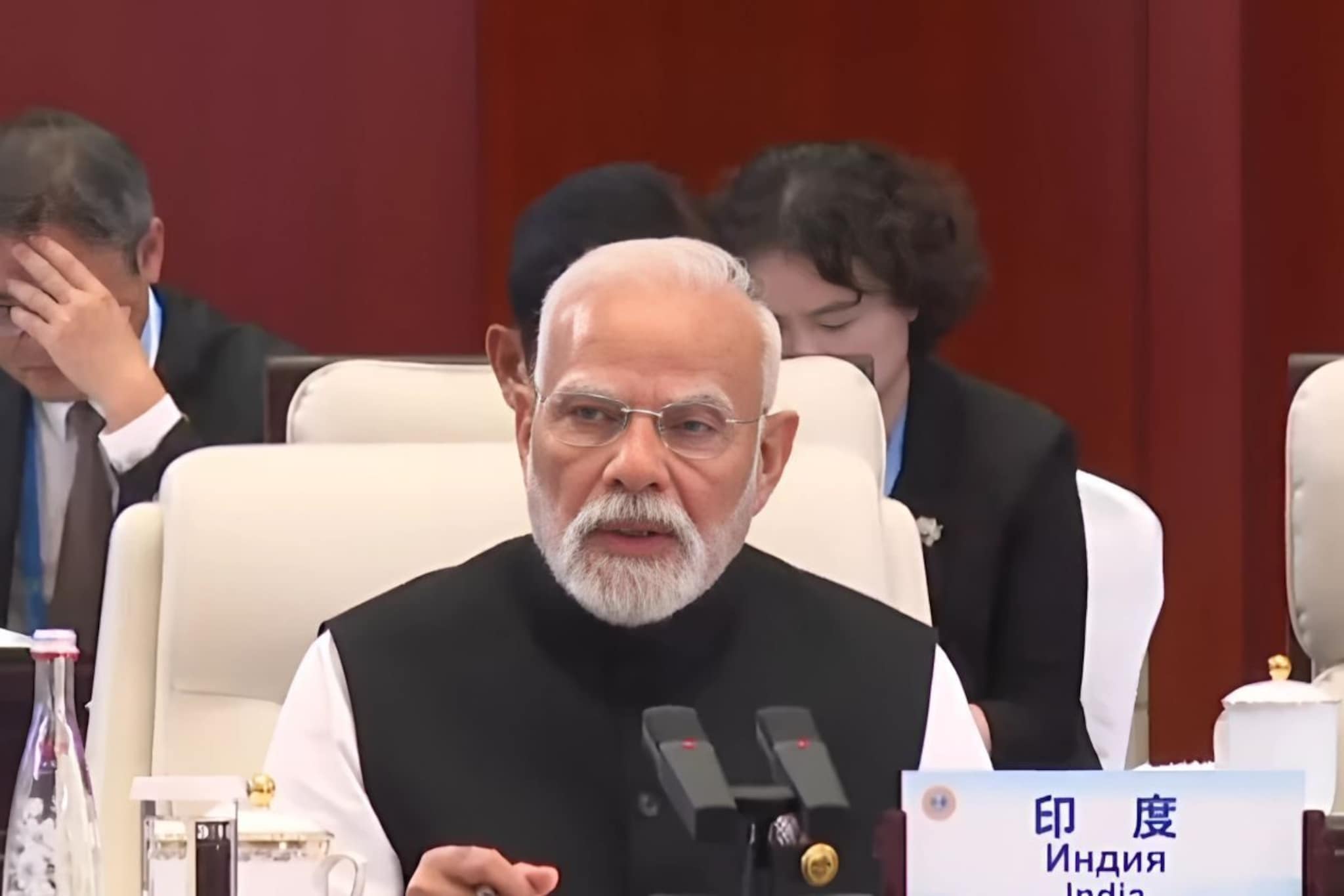 PM Modi SCO Summit: চীনৰ ভূমি আৰু সন্মুখত পাকিস্তানৰ প্ৰধানমন্ত্ৰী শ্বাহবাজ শ্বৰীফ..., SCO ছামিটত সন্ত্ৰাসবাদক তীব্ৰ সমালোচনা প্ৰধানমন্ত্ৰী মোদীৰ