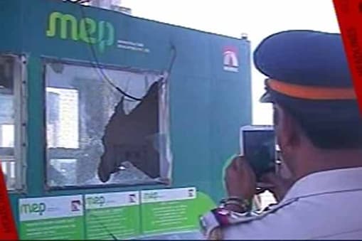 महाराष्ट्र नवनिर्माण सेना के मुखिया राज ठाकरे के आदेश का उनके कार्यकर्ताओं ने दूसरे दिन भी पालन किया। महाराष्ट्र नवनिर्माण सेना के मुखिया राज ठाकरे के आदेश का उनके कार्यकर्ताओं ने दूसरे दिन भी पालन किया।